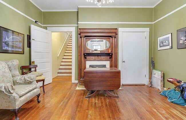 2098 Court Ave, Unit 2098