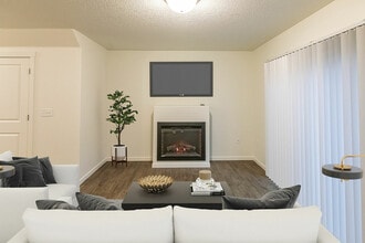 Fairview Court Townhomes in Vancouver, WA - Foto de edificio - Building Photo
