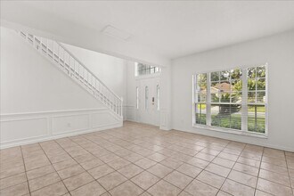 349 Hanging Moss Cir in Lake Mary, FL - Building Photo - Building Photo