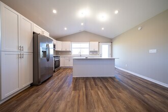 1121 Dorothy Ln in Elko New Market, MN - Building Photo - Building Photo