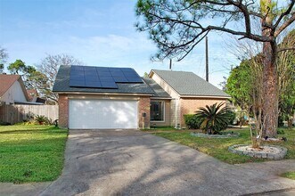 15510 W Barbara Cir in Houston, TX - Building Photo - Building Photo