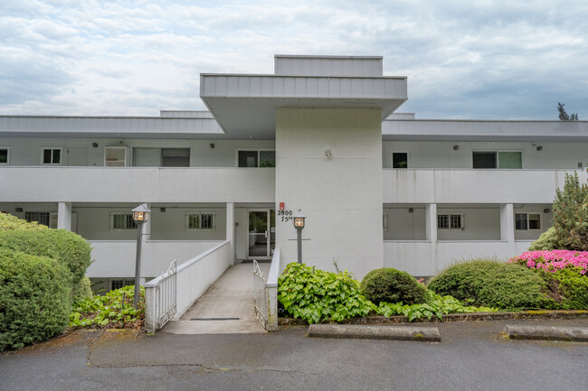 Blue Sky Vista in Mercer Island, WA - Foto de edificio - Building Photo