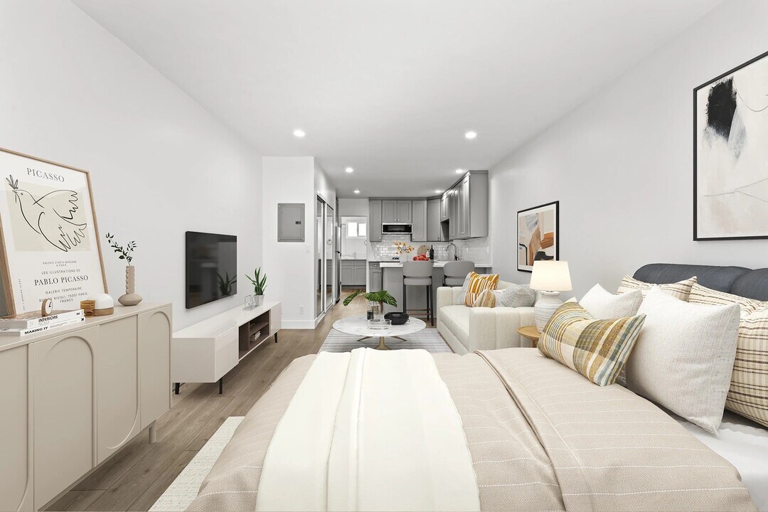 1240 W 29th St in Los Angeles, CA - Building Photo