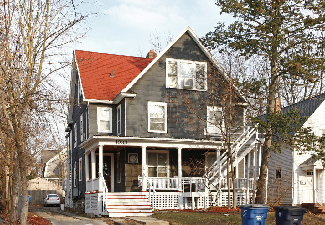 Idle Hour in Ann Arbor, MI - Foto de edificio