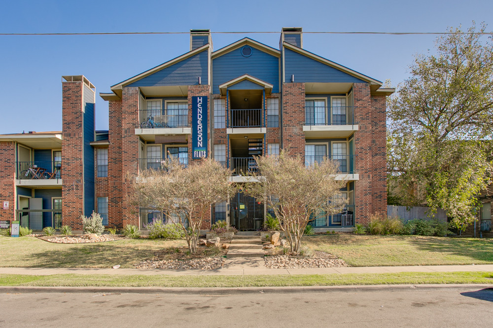 Henderson Flats in Dallas, TX - Building Photo