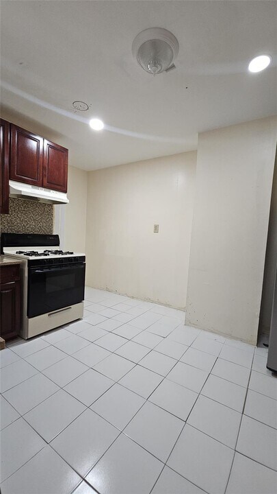 272 New Jersey Ave in Brooklyn, NY - Building Photo
