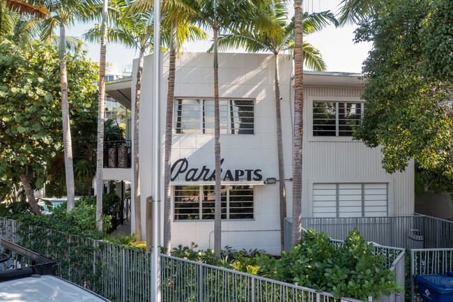 Park Apartments in Miami Beach, FL - Building Photo - Building Photo