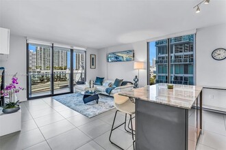 31 SE 6th St, Unit 1102 in Miami, FL - Building Photo - Building Photo