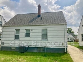 5214 Thomas St in Maple Heights, OH - Building Photo - Building Photo