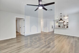4500 Acers Ln in Austin, TX - Building Photo - Building Photo