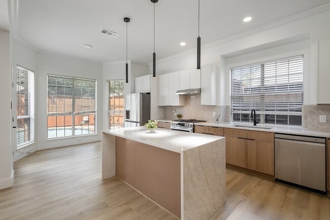 2325 Flanders Ln in Plano, TX - Building Photo - Building Photo