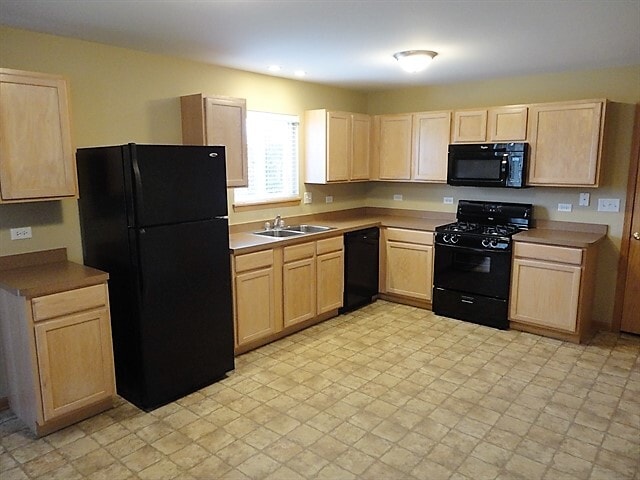 1757 Ivy Ln in Montgomery, IL - Building Photo - Building Photo