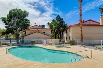 853 Rock Springs Dr in Las Vegas, NV - Building Photo - Building Photo