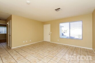 4127 W Solar Dr in Phoenix, AZ - Building Photo - Building Photo