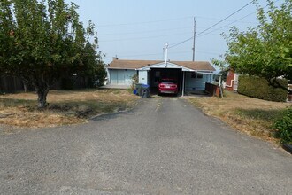 1818 E 4th St in Port Angeles, WA - Building Photo - Building Photo