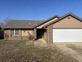 3114 S Maple Pl in Broken Arrow, OK - Building Photo