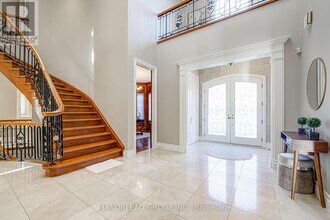 87 Arnold Ave in Vaughan, ON - Building Photo - Building Photo
