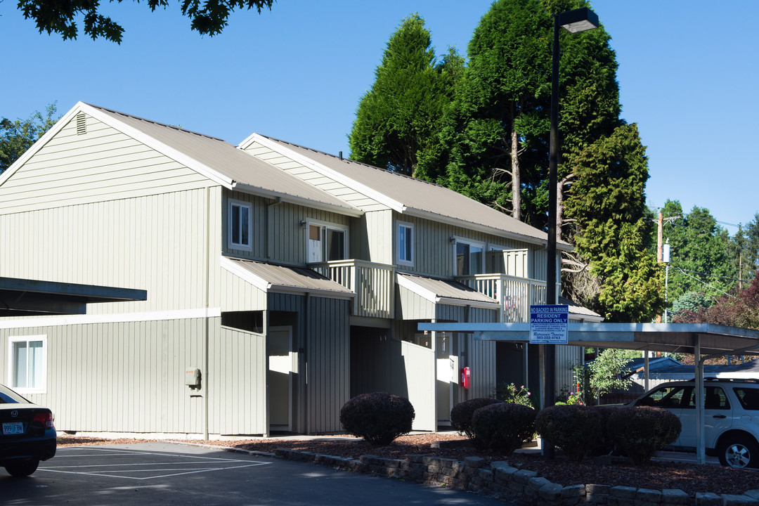 Kinneman Square in Aloha, OR - Building Photo