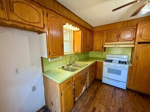 6193 Meridian Rd in Lone Grove, OK - Building Photo - Building Photo
