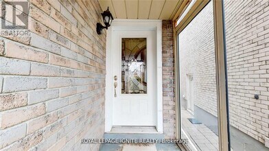 11 James Edward Dr in Markham, ON - Building Photo - Building Photo