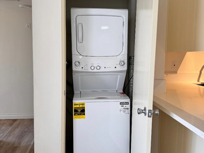 2425 Purdue Ave, Unit 103 in Los Angeles, CA - Building Photo - Building Photo