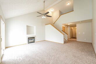 8333 Mira St in Columbus, OH - Foto de edificio - Building Photo