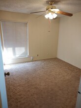 71 W Santa Ana Ave, Unit Santa Ana Apartment in Clovis, CA - Foto de edificio - Building Photo