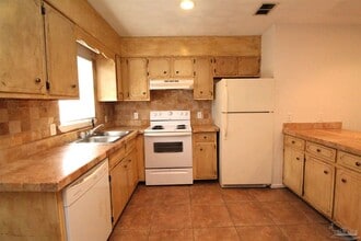 4964 W Spencer Field Rd in Pace, FL - Building Photo - Building Photo