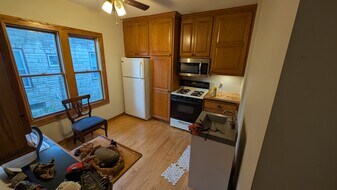 569 N 65th St, Unit Lower in Wauwatosa, WI - Building Photo
