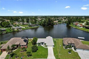 501 SW 28th Terrace in Cape Coral, FL - Building Photo