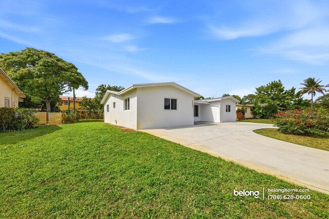 2631 NW 47th Ave in Lauderhill, FL - Building Photo - Building Photo