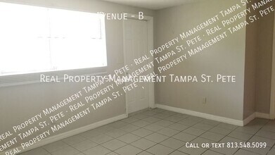6912 N Himes Ave in Tampa, FL - Building Photo - Building Photo