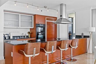1830 S Ocean Dr, Unit 1830 S Ocean Dr # 2202 in Hallandale Beach, FL - Building Photo - Building Photo