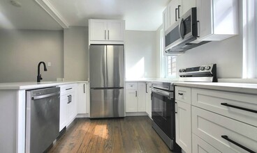 12 Davies Pl in Poughkeepsie, NY - Building Photo - Building Photo