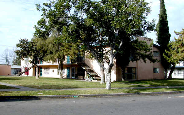 607 N Pauline St in Anaheim, CA - Foto de edificio - Building Photo