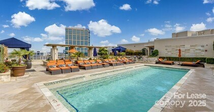 125 W Tremont Ave, Unit B2C in Charlotte, NC - Foto de edificio - Building Photo