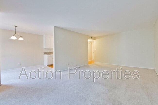 255 S Rengstorff Ave in Mountain View, CA - Building Photo - Building Photo