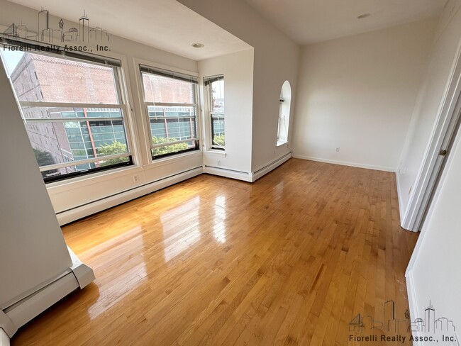23 Foster St, Unit 3