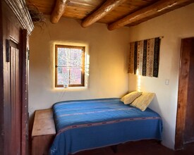 824 Canyon Rd in Santa Fe, NM - Building Photo - Building Photo