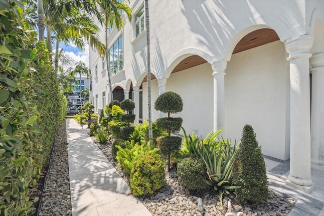 55 Isle of Venice Dr in Fort Lauderdale, FL - Building Photo - Building Photo