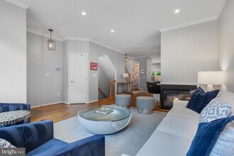 1507 N Colonial Terrace in Arlington, VA - Building Photo - Building Photo