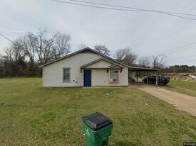 127 Willow Brook Dr in Henderson, TX - Building Photo