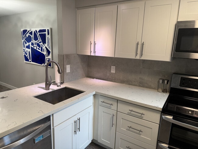 9612 NE 121st Ln in Kirkland, WA - Building Photo - Building Photo