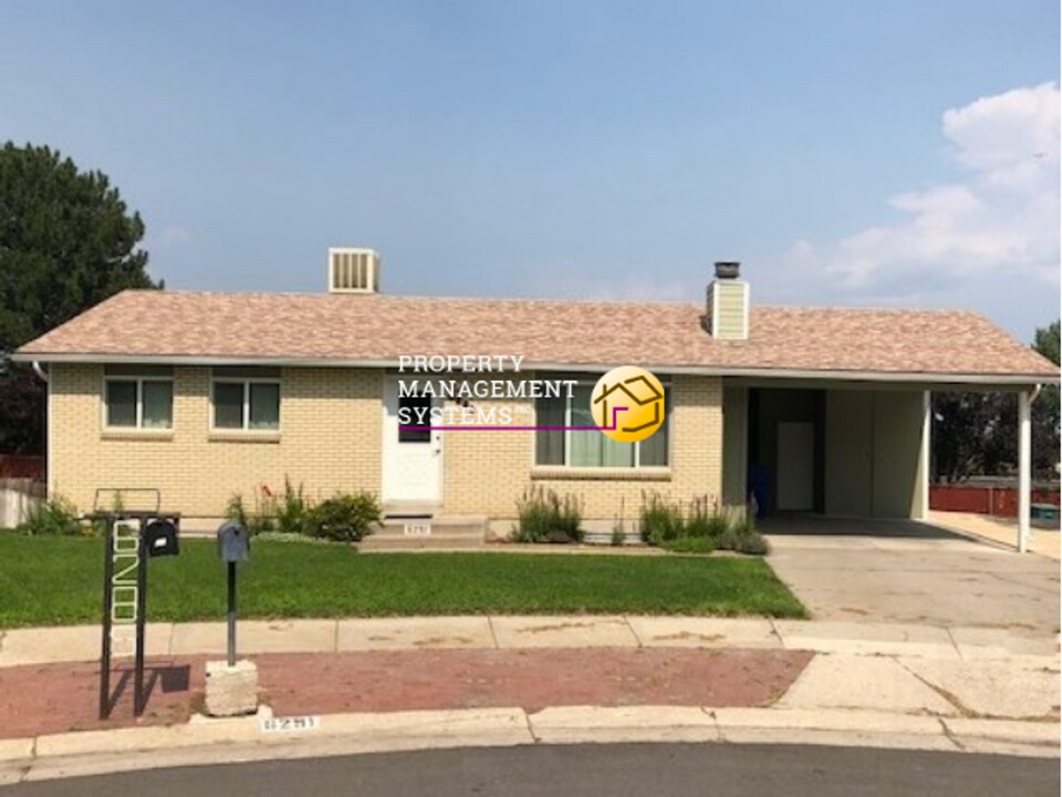 6291 S Cyclamen Sq in West Jordan, UT - Building Photo