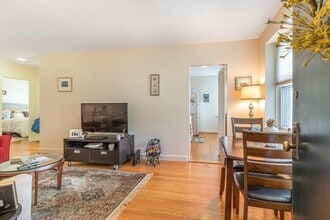 1 Twomey Ct, Unit #43 in Boston, MA - Foto de edificio - Building Photo