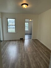 43 West Ave in Patchogue, NY - Building Photo - Building Photo