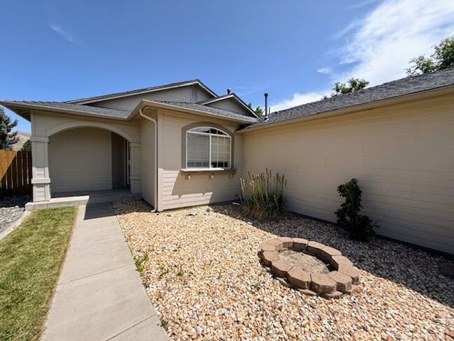 882 Valley Vista Dr in Carson City, NV - Building Photo - Building Photo