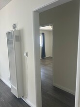 530 Venice Way in Inglewood, CA - Building Photo - Building Photo