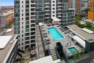 425 W Beech St, Unit 1156 in San Diego, CA - Building Photo - Building Photo
