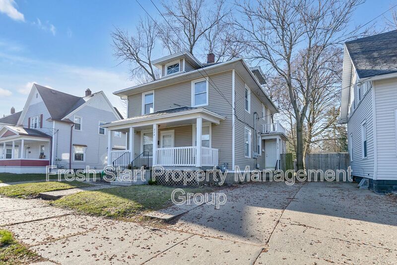 312 Palmer St NE in Grand Rapids, MI - Building Photo